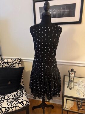 Ann Taylor Black Sleeveless Floral Drop-Waist Dress size 4
